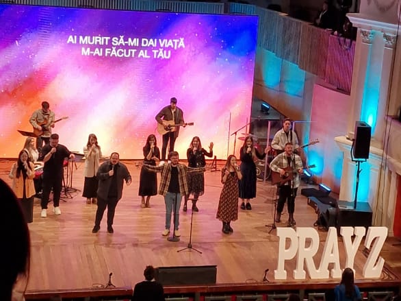 Conferința PrayZ a adus împreună sute de tineri