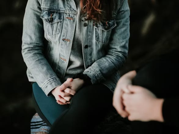 Terapia de conversie încalcă libertatea de exprimare a terapeuților?