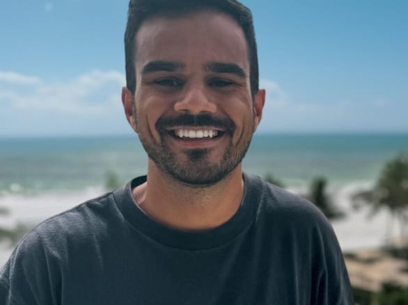 „Nu ai cum să auzi povestea mea și să nu crezi că există Dumnezeu”