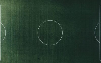 Adversarii se roagă împreună la Campionatul Mondial de fotbal