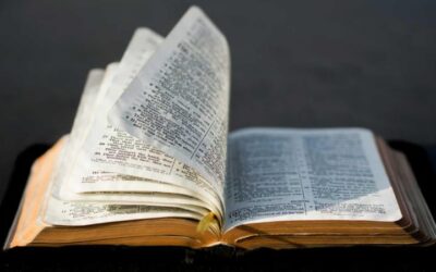Studiu: Citirea Bibliei reduce stresul mai mult decât exercițiile fizice